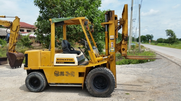 ขายด่วนรถยกKOMATSU FD3.5ยก3.5ตันเสาสูง3เมตรงากะดกได้ยางหน้าคู้รถนอกนำเข้ายังไม่เคยใช้งานในเมืองไทยเลย