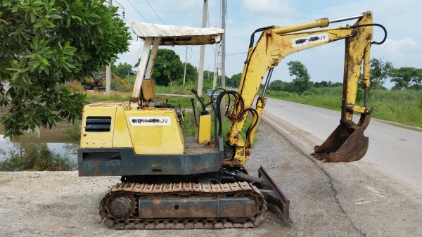 ขายด่วนรถเเม็คโครยันม่าYB25Bเทียบเท่า PC25เคื่องยันม่า3สูบรถนำเข้าเก่านอกไม่เคยใช้งานในเมืองไทยเลยส่งให้ฟรี