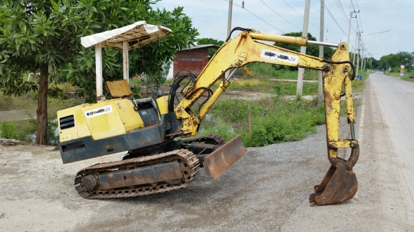 ขายด่วนรถเเม็คโครยันม่าYB25Bเทียบเท่า PC25เคื่องยันม่า3สูบรถนำเข้าเก่านอกไม่เคยใช้งานในเมืองไทยเลยส่งให้ฟรี