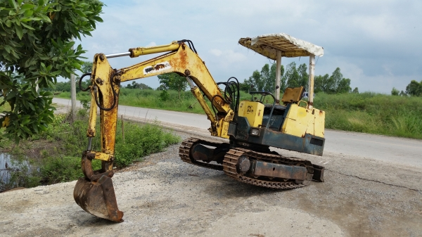 ขายด่วนรถเเม็คโครยันม่าYB25Bเทียบเท่า PC25เคื่องยันม่า3สูบรถนำเข้าเก่านอกไม่เคยใช้งานในเมืองไทยเลยส่งให้ฟรี