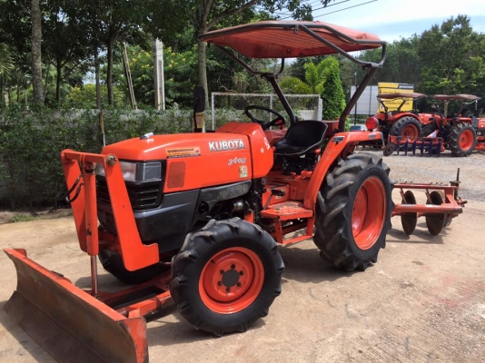 ขายรถไถKubota L3408 (4WD) พร้อมใบมีดหน้าและผานพรวนช้าง รถไร่ สีเดิมพร้อมใช้งาน