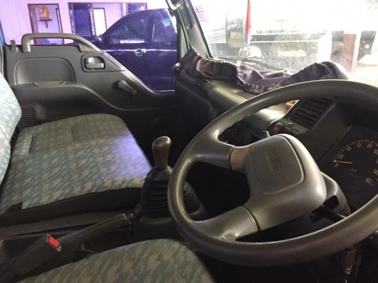 ขายรถ6ล้อ ISUZU NPR140แรง ปี45 ยาว5.50เมตร สภาพพร้อมใช้งาน เอกสารพร้อมโอน สนใจโทร 090-8588220คุณนะ 093-3258446คุณบิว หรือเข้าดูสินค้าอื่นๆได้ที่ www.truck.in.th/498 หรือเพจFacebook ณรงค์ ซื้อขายรถมือสอง (เว็บไซต์ส่วนตัว) หรือFacebook ตลาดรถมือสอง คุณนะ