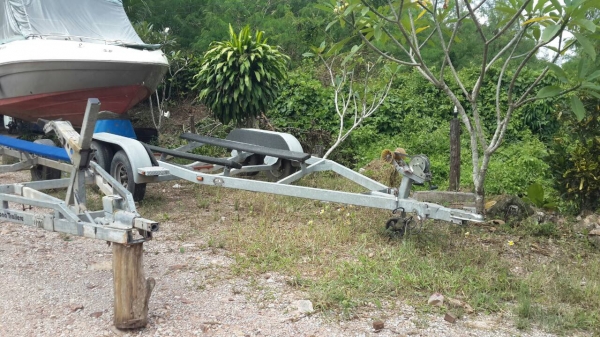 ขาย เทรลเลอร์ลากเรือ 24 ฟุต 1 เพลา ราคา 5 หมื่น