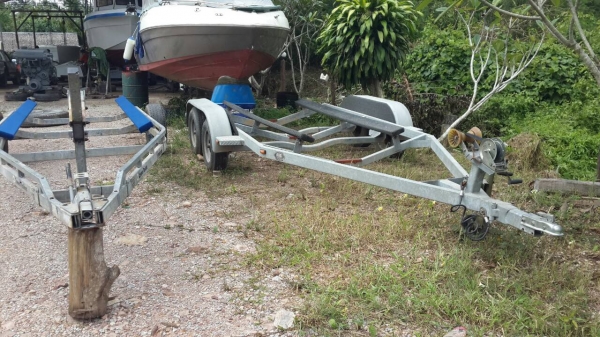 ขาย เทรลเลอร์ลากเรือ 22 ฟุต 2 เพลา ทอร์ชั่นบาร์