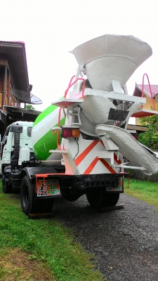 ขายรถโม่ปูน ISUZU NRR โม่ 2.5 คิว เครื่อง 195 แรง  สภาพพร้อมใช้งาน โทร.081 0491769  รถคันนี้ซื้อได้ที่คุณหมีและคุณตุ๊กเท่านั้น นอกนั้นอย่าไปหลงเชื่อ เพราะไปถ่ายรูปแล้วนำมาลงขาย ระรังถูกหลอกนะคะ