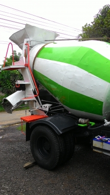 ขายรถโม่ปูน ISUZU NRR โม่ 2.5 คิว เครื่อง 195 แรง  สภาพพร้อมใช้งาน โทร.081 0491769  รถคันนี้ซื้อได้ที่คุณหมีและคุณตุ๊กเท่านั้น นอกนั้นอย่าไปหลงเชื่อ เพราะไปถ่ายรูปแล้วนำมาลงขาย ระรังถูกหลอกนะคะ