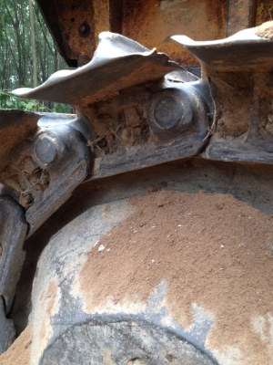 ขายโซ่พร้อมแผ่นของรถแทรคเตอร์ KOMATSU D50A-15 ห้องเลี้ยวแห้ง ราคา 48000