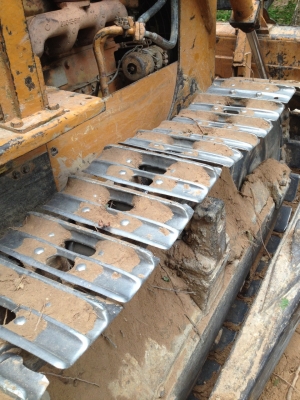 ขายโซ่พร้อมแผ่นของรถแทรคเตอร์ KOMATSU D50A-15 ห้องเลี้ยวแห้ง ราคา 48000 ขายโซ่พร้อมแผ่นของรถแทรคเตอร์ KOMATSU D50A-15 ห้องเลี้ยวแห้ง ราคา 48000