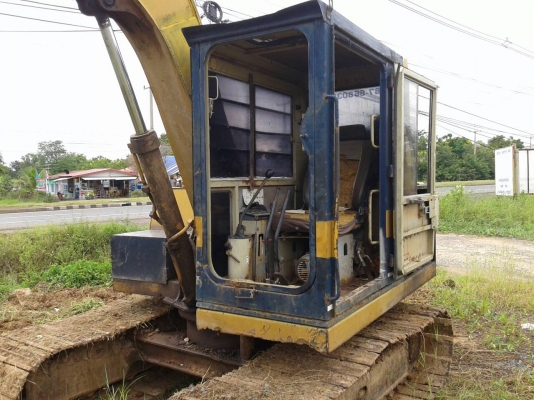 ขายรถแบคโฮ KOMATSU PC60-3 ราคา 260000