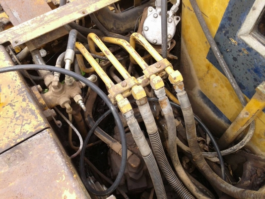 ขายรถแบคโฮ KOMATSU PC60-3 ราคา 260000