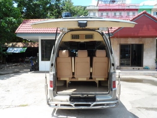 NISSAN URVAN 3.0 MT ปี 2005 ภายในตกแต่งVIP พร้อมใช้  จัดไฟแนนซ์ได้T.086-527-9533