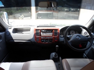 NISSAN URVAN 3.0 MT ปี 2005 ภายในตกแต่งVIP พร้อมใช้  จัดไฟแนนซ์ได้T.086-527-9533