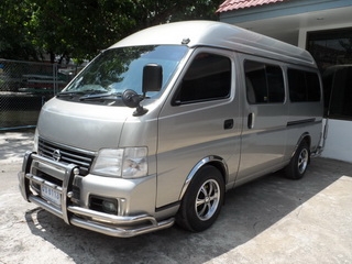NISSAN URVAN 3.0 MT ปี 2005 ภายในตกแต่งVIP พร้อมใช้  จัดไฟแนนซ์ได้T.086-527-9533