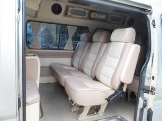 NISSAN URVAN 3.0 MT ปี 2005 ภายในตกแต่งVIP พร้อมใช้  จัดไฟแนนซ์ได้T.086-527-9533