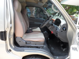 NISSAN URVAN 3.0 MT ปี 2005 ภายในตกแต่งVIP พร้อมใช้  จัดไฟแนนซ์ได้T.086-527-9533