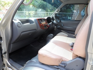 NISSAN URVAN 3.0 MT ปี 2005 ภายในตกแต่งVIP พร้อมใช้  จัดไฟแนนซ์ได้T.086-527-9533