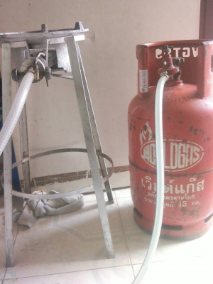 ถังแก็ส15 โล พร้อมขาใช่ได้เลย