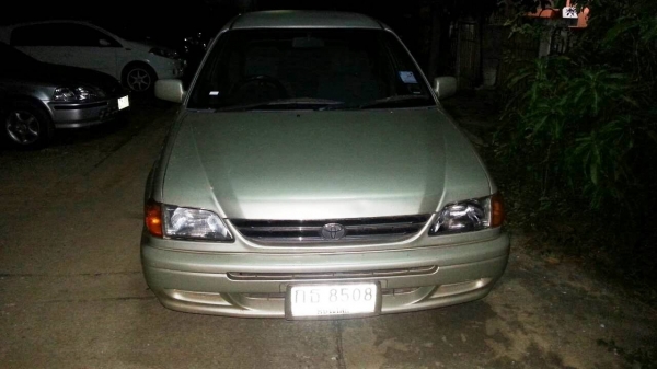 toyota soluna v-vertion ปี99  เกียรออโต้ lpg