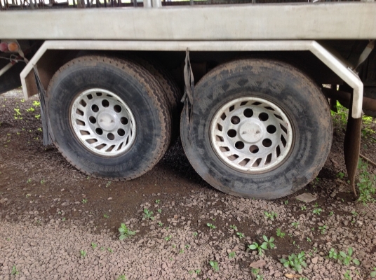 ขายด่วนรถสิบล้อDAGAเครือง200แรงปี46รถบรรทุกหมูยาว7.20เมตร