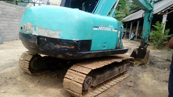 ขายรถแบคโฮ KOBELCO  sk 60-5 ไฟฟ้าครบ เอกสารอินวอยท์รถพร้อมใช้ราคา450,000 090-772-3710 090-772-3708