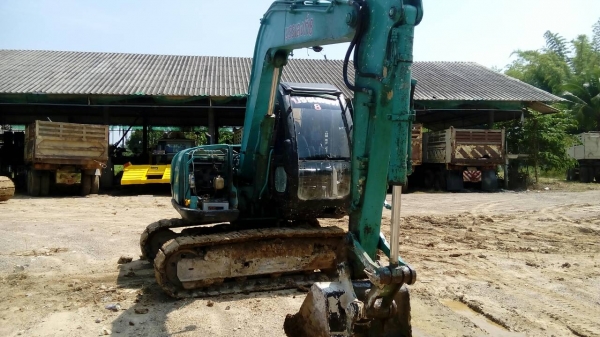 ขายรถแบคโฮ KOBELCO  sk 60-5 ไฟฟ้าครบ เอกสารอินวอยท์รถพร้อมใช้ราคา450,000 090-772-3710 090-772-3708