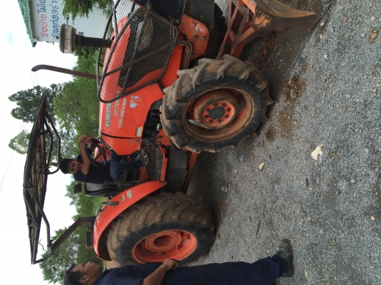 ขาย. KUBOTA70แรง ปี53.  อุปกร2อย่างติดรถ. สภาพดีมากๆ