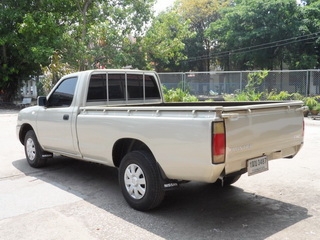 NISSAN BIG M FRONTIER1-2 2.7 MT ปี 2004 รถสวยพร้อมใช้ จัดไฟแนนซ์ได้ T.086-527-9533