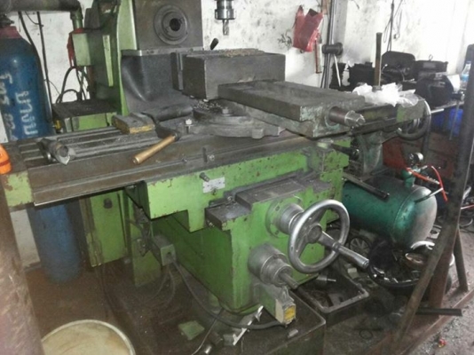 มิลลิ่งm5อุปกรณ์ครบ มีอก ฟีดขึ้นลงซ้ายขวาออโต้ของใตหวันสภาพสวย