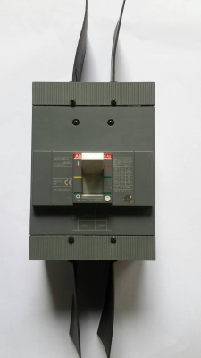 เมนเบรกเกอร์ 250A 3 เฟส ของ ABB เมนเบรกเกอร์ 250A 3 เฟส ของ ABB