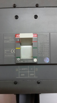 เมนเบรกเกอร์ 250A 3 เฟส ของ ABB เมนเบรกเกอร์ 250A 3 เฟส ของ ABB