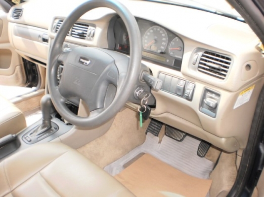 1999 VOLVO V70