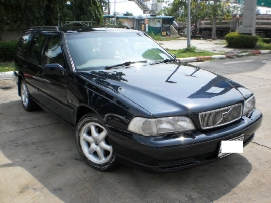 1999 VOLVO V70