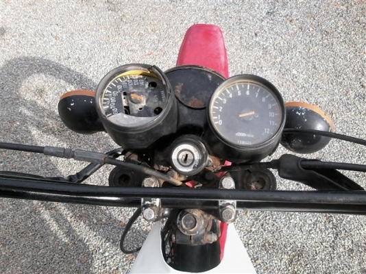 ขาย DT100 มีเล่มไม่โอนรถติดขี่ได้เครื่องดีพอใช้คันสตาร์ทคันเกียร์ไม่เชื่อมอะไหล่ที่เหลือเอาไปเก็บเองราคาเบาๆ 8900 บาท ขาย DT100 มีเล่มไม่โอนรถติดขี่ได้เครื่องดีพอใช้คันสตาร์ทคันเกียร์ไม่เชื่อมอะไหล่ที่เหลือเอาไปเก็บเองราคาเบาๆ 8900 บาท