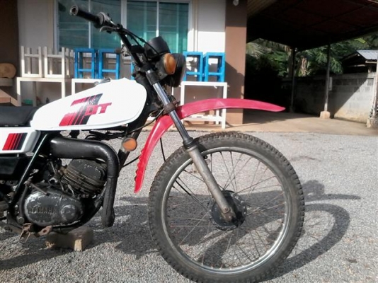 ขาย DT100 มีเล่มไม่โอนรถติดขี่ได้เครื่องดีพอใช้คันสตาร์ทคันเกียร์ไม่เชื่อมอะไหล่ที่เหลือเอาไปเก็บเองราคาเบาๆ 8900 บาท ขาย DT100 มีเล่มไม่โอนรถติดขี่ได้เครื่องดีพอใช้คันสตาร์ทคันเกียร์ไม่เชื่อมอะไหล่ที่เหลือเอาไปเก็บเองราคาเบาๆ 8900 บาท