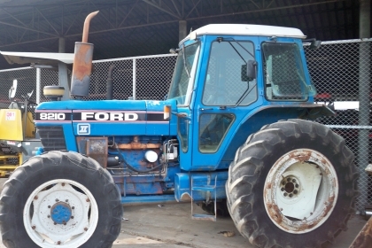 ขายด่วน เก่านอก Ford 8210 พร้อมใช้