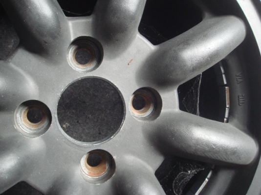 ขายล้อกล้วยขอบ 14 กว้าง6 นิ้ว ออฟ38 4รู100 ครับ ขายล้อกล้วยขอบ 14 กว้าง6 นิ้ว ออฟ38 4รู100 ครับ