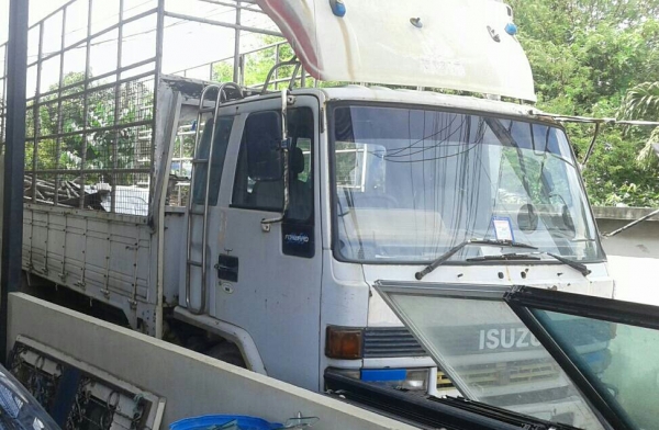 หกล้อ อีซูซุ FTR165 ยาง900 ช่วงยาว 7.20ม สภาพดีสวยบางเดิมพร้อมใช้ ทะเบียนพร้อมโอน ราคา 555,000บ ครับ