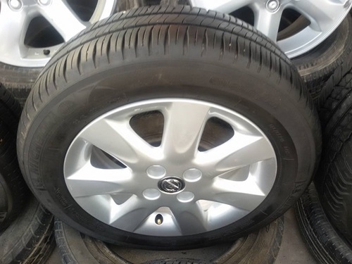 ขายล้อแม็กNISSAN March 15 ยางปี 13 4 ล้อ ขายล้อแม็กNISSAN March 15 ยางปี 13 4 ล้อ