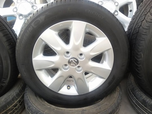 ขายล้อแม็กNISSAN March 15 ยางปี 13 4 ล้อ ขายล้อแม็กNISSAN March 15 ยางปี 13 4 ล้อ