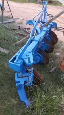 หางสี่ใส่รถไถฟอร์ด