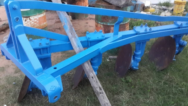 หางสี่ใส่รถไถฟอร์ด