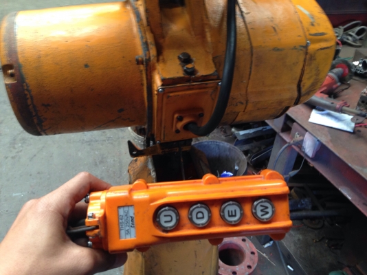 ขายรอกโซ่ไฟฟ้า Kito 2.8ton 380V made in Japan เก่าญี่ปุ่น แปลงไฟเรียบร้อยแล้ว อุปกรณ์ครบ พร้อมตัวเดินราง สภาพสวย พร้อมใช้งาน