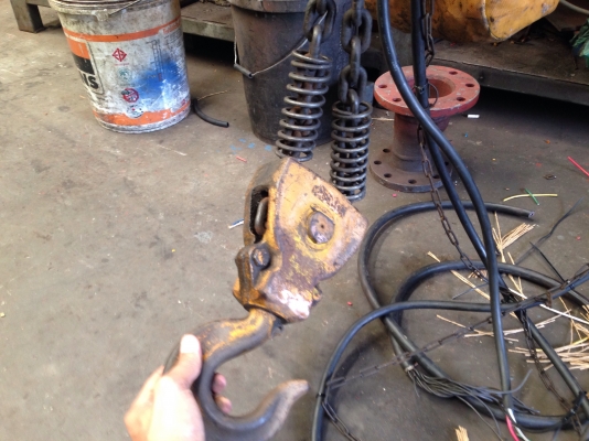 ขายรอกโซ่ไฟฟ้า Kito 2.8ton 380V made in Japan เก่าญี่ปุ่น แปลงไฟเรียบร้อยแล้ว อุปกรณ์ครบ พร้อมตัวเดินราง สภาพสวย พร้อมใช้งาน