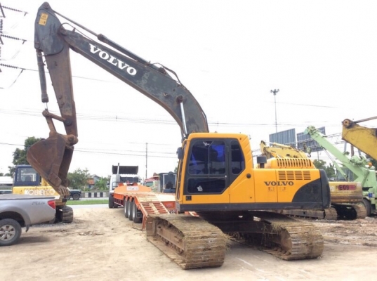 ขายรถแบคโฮVOLVO EC210BLC เอกสารเล่ม ไฟฟ้าครบ ช่วงล่างเต็มครับ