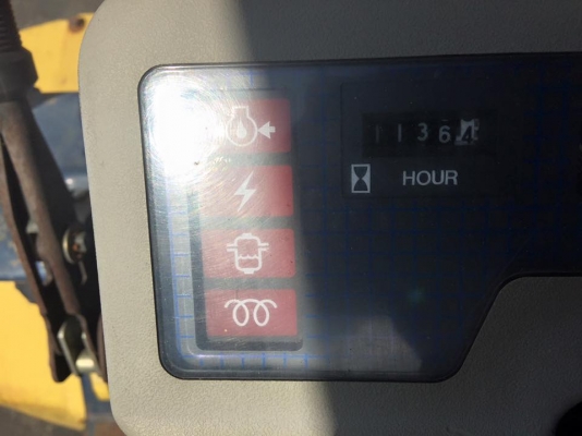 ฟอล์คลิฟต์ 2.5 ตัน KOMATSU FD25-11 รถนอก เก่าญี่ปุ่น เสา 4 เมตร งา ฮิ้ง ฟอล์คลิฟต์ 2.5 ตัน KOMATSU FD25-11 รถนอก เก่าญี่ปุ่น เสา 4 เมตร งา ฮิ้ง