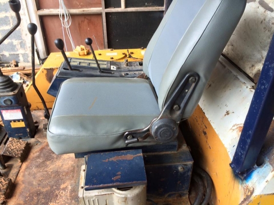 ขาย Komatsu Pc20-5 สภาพพร้อมใช้เลยครับ ขาย Komatsu Pc20-5 สภาพพร้อมใช้เลยครับ