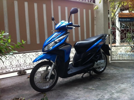 ขออนุญาติขาย Honda Click 110i สีพิเศษน้ำเงินแก้วสวยมาก ฟรีค่าโอน
