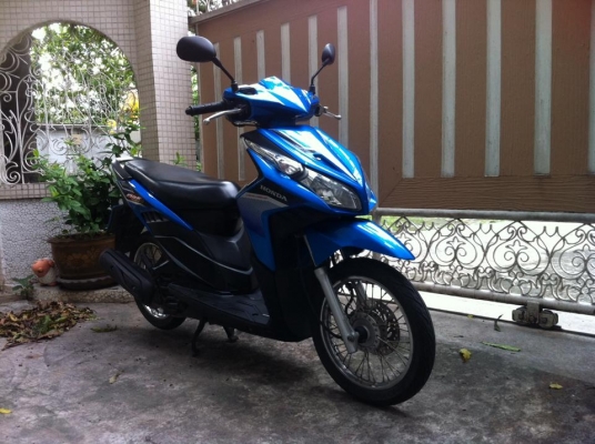 ขออนุญาติขาย Honda Click 110i สีพิเศษน้ำเงินแก้วสวยมาก ฟรีค่าโอน ขออนุญาติขาย Honda Click 110i สีพิเศษน้ำเงินแก้วสวยมาก ฟรีค่าโอน