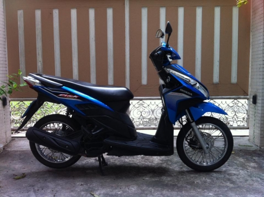 ขออนุญาติขาย Honda Click 110i สีพิเศษน้ำเงินแก้วสวยมาก ฟรีค่าโอน ขออนุญาติขาย Honda Click 110i สีพิเศษน้ำเงินแก้วสวยมาก ฟรีค่าโอน