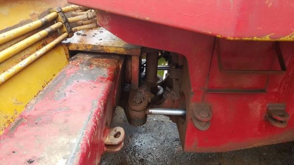 ขายรถบดสั่นสะเทือน 4X4 SAKAI เอกสารเล่มทะเบียนครบ เครื่อง 6BG1 เทอร์โบ ปั้มดี รถใช้งานอยู่ครับ